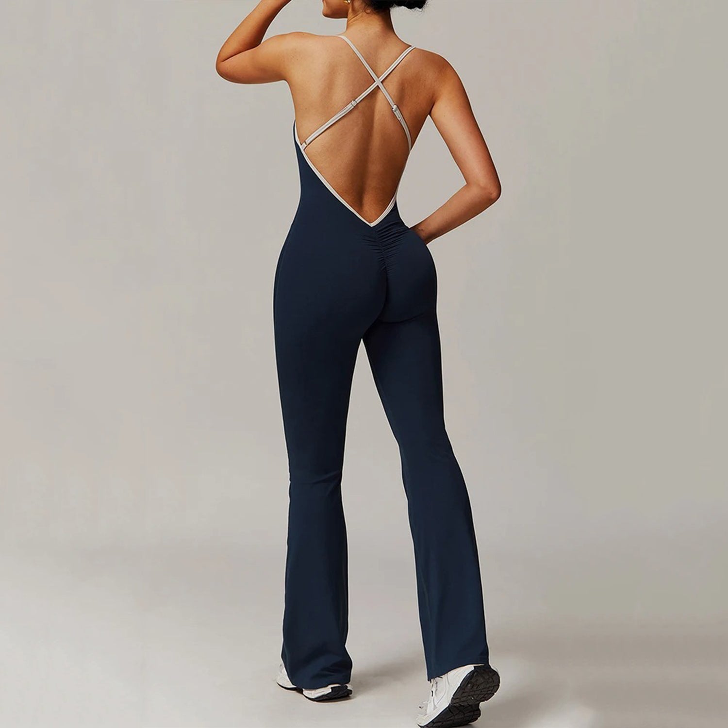 Çizgi Detaylı Sırt Dekolteli Büzgü Tulum