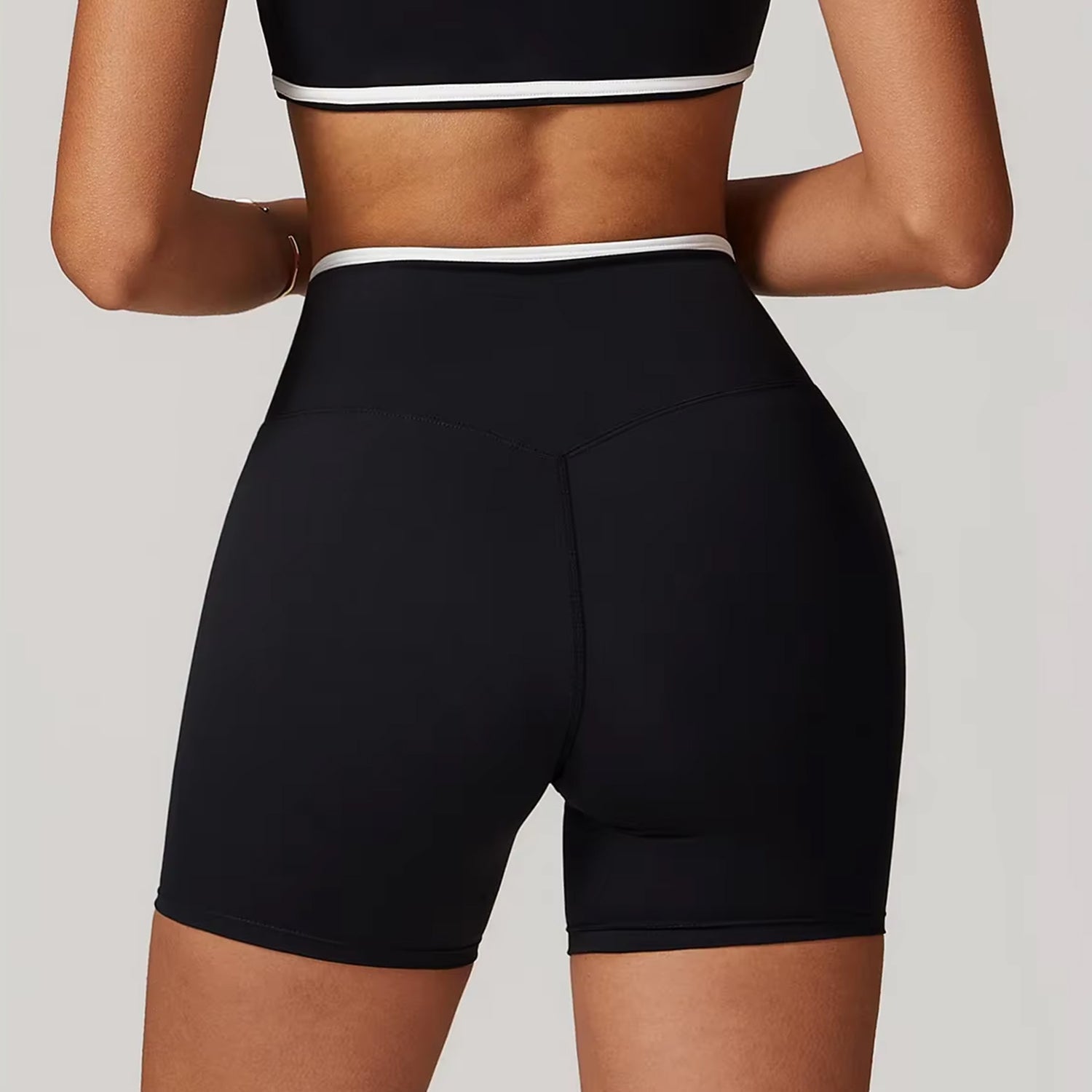 Çizgi Detaylı Biker Şort